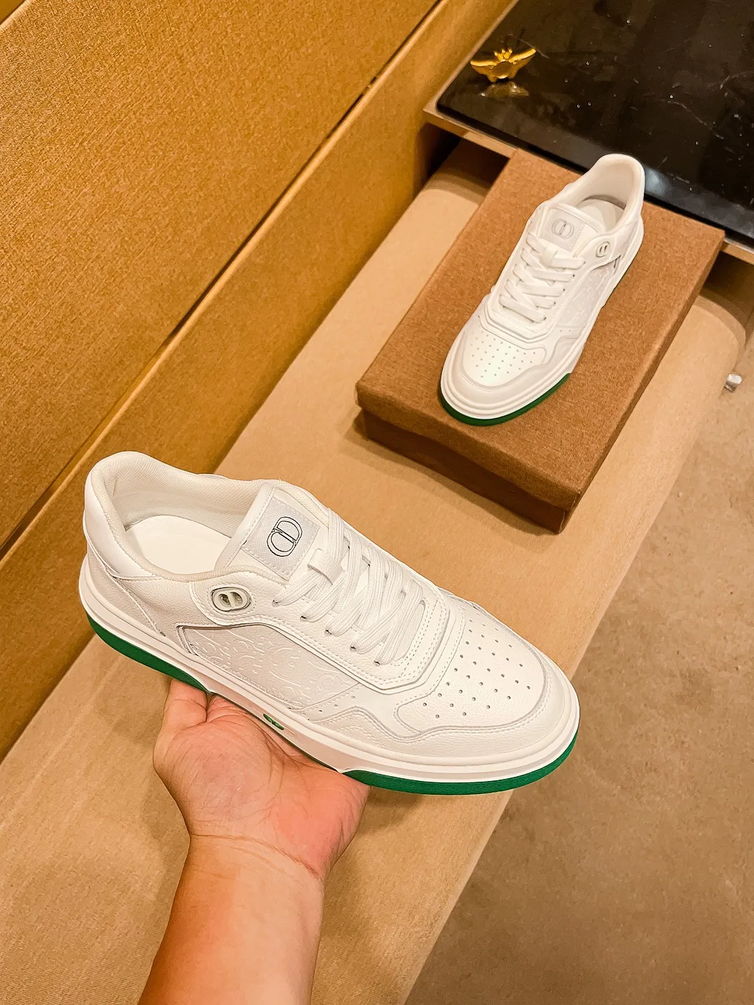 Men's shoes💰 440💰[Dior]🔥 High-end men's shoes brand official website 1:1 latest masterpiece: the upper is made of Italian imported first-layer cowhide with a comfortable and breathable lining➕original non-slip and wear-resistant outsole🔥, making walking more convenient and comfortable! An exclusive new model, a stunning work, a beautiful 1:1 replica [color] compared to the official quality! Create a fashionable personality to set off your uniqueness! A must-have for trendy men! Classic 🔥 Size: 38-44 Color: 🔥 2⃣️ colors available 🔥.